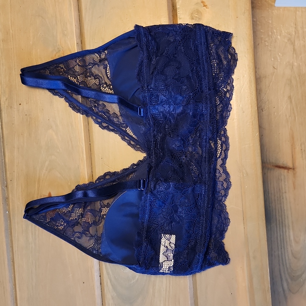 Venus Bralettes - Picture 4 of 12